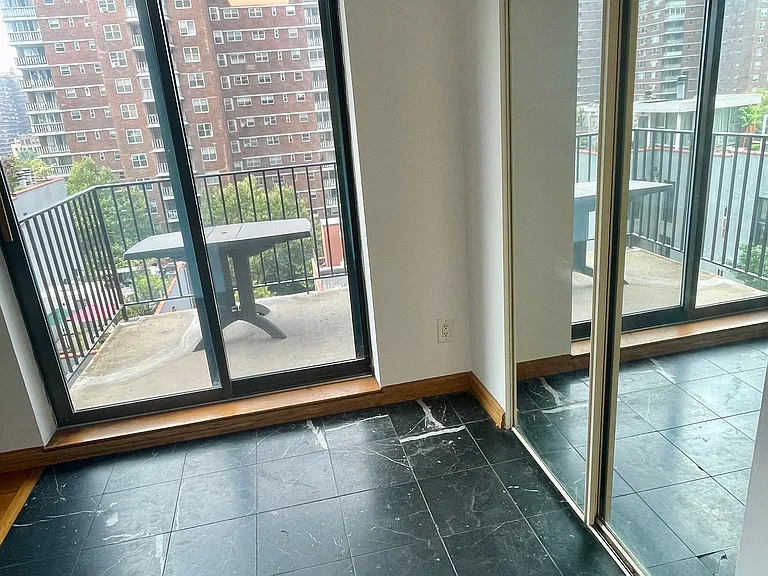 370 W 30th St #A — Photo 6
