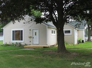 215 Oakwood Ave, Owosso, MI