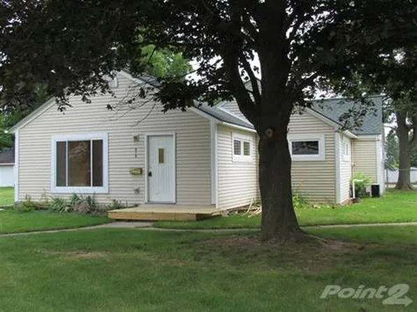 215 Oakwood Ave, Owosso, MI 48867