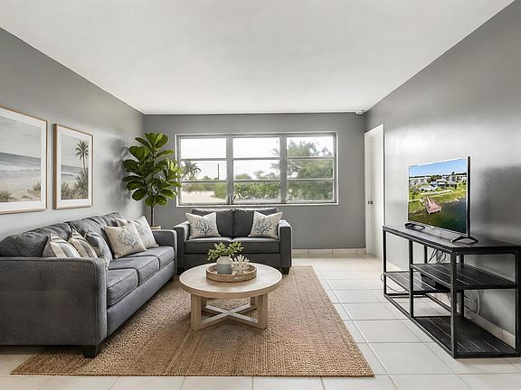 3rd image of 2309 Park Ln APT 202