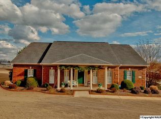 2701 Persimmon Pl SE, Owens Cross Roads, AL 35763