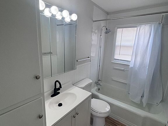 5th image of 1380-13805 O Ave NE #1380