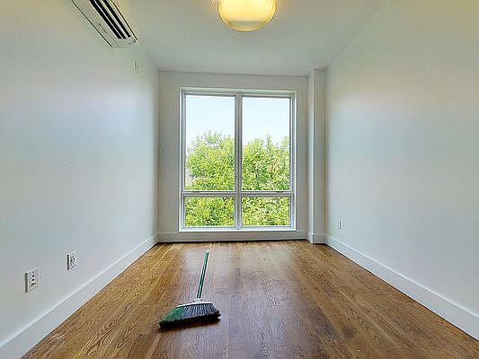 4th image of 879 Park Ave #4B