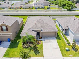 1611 Climbing Dayflower Dr, Ruskin, FL 33570
