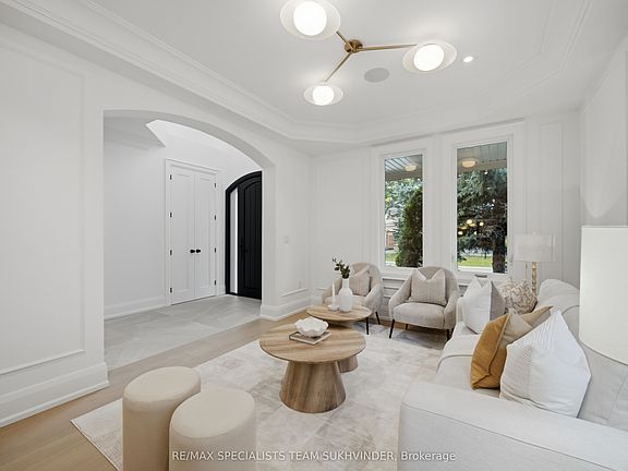 5th image of 31 Linstock Dr