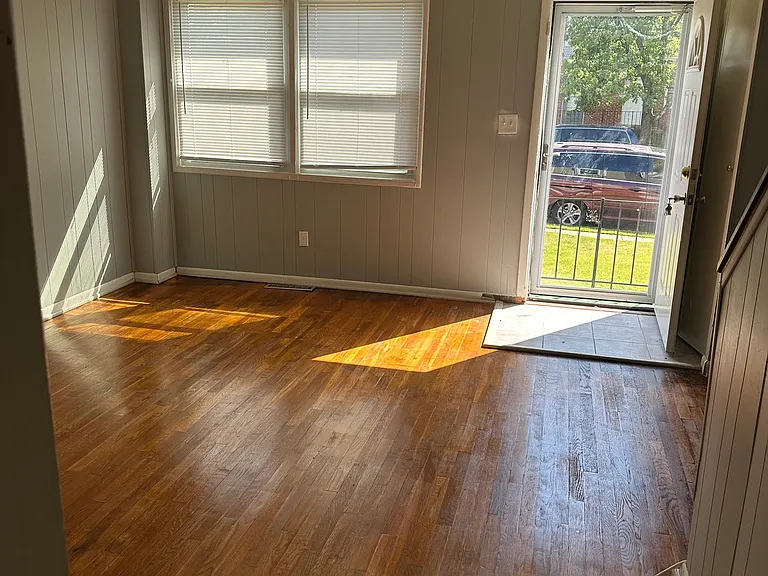 2641 Norland Rd — Photo 2