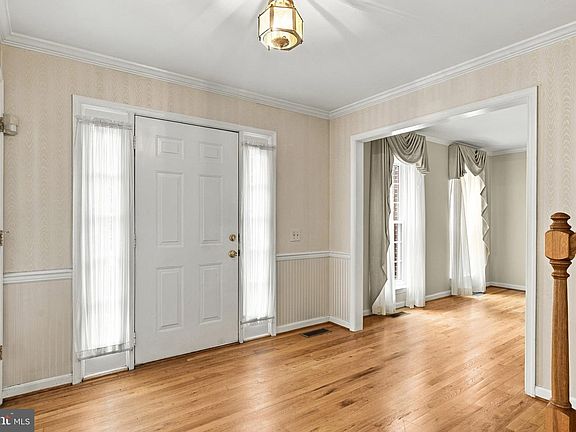 4th image of 15906 N Thames Ct