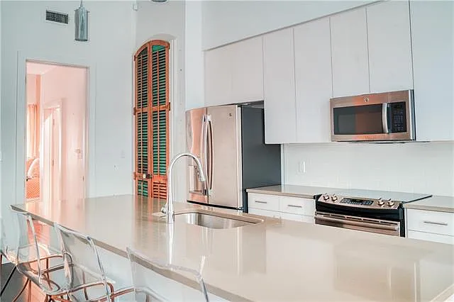 749 Baronne St #300 — Photo 13
