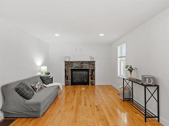 2nd image of 51 Valley Rd