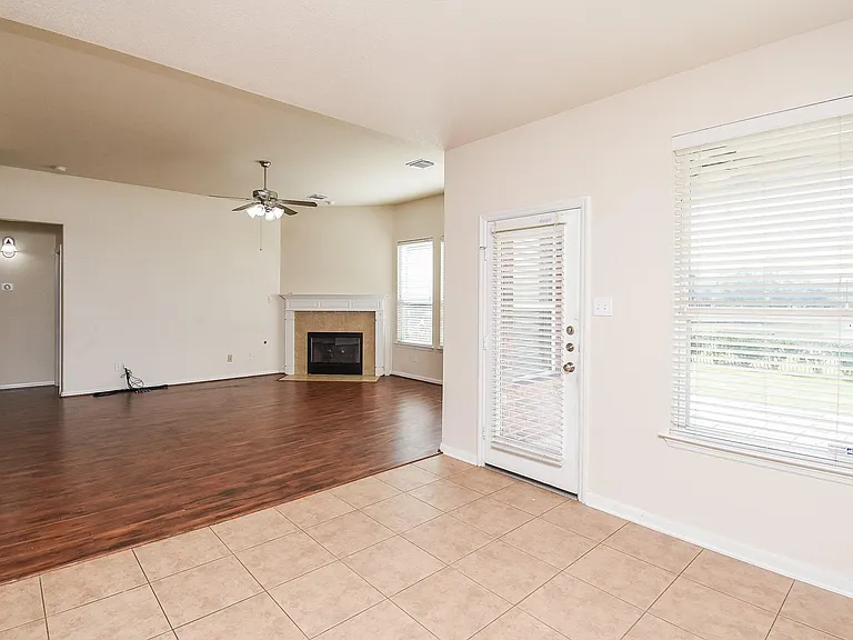 6203 Ledger Ln — Photo 15