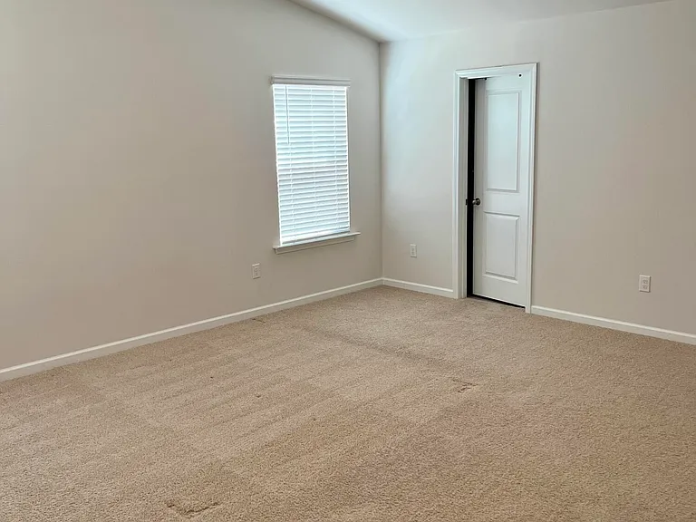 298 Robert Pl — Photo 19