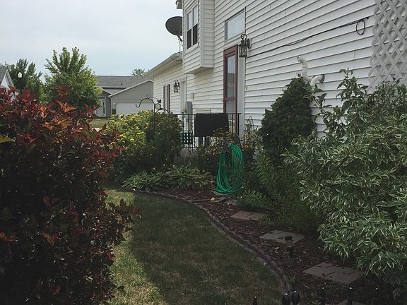 4th image of 1520 4th Ave E