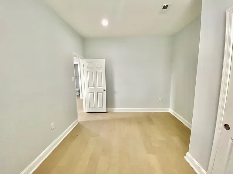 1247 Snyder Ave #3 — Photo 35