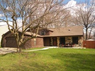 361 Cottonwood Ln, Naperville, IL 60540