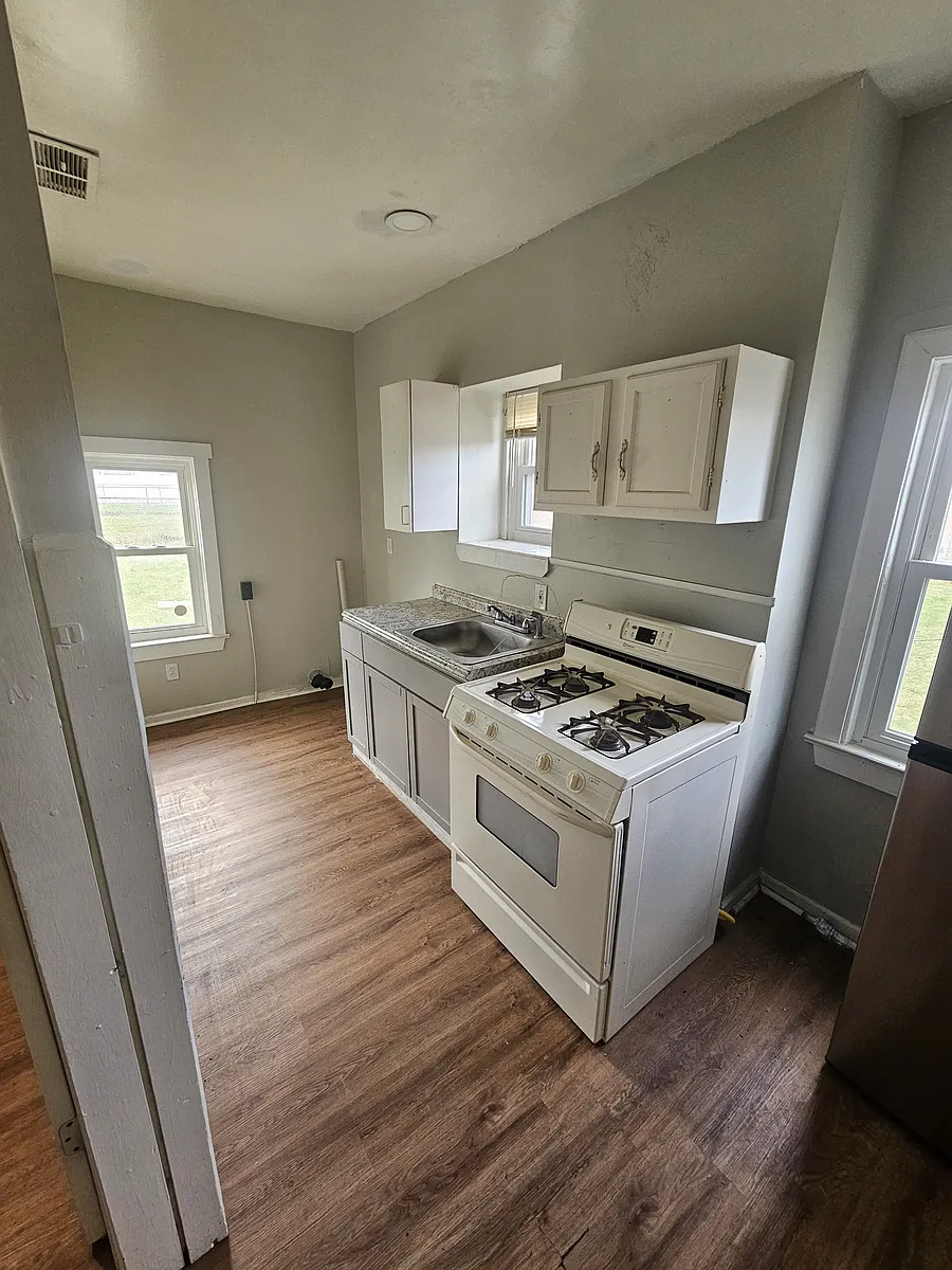 Building Photo - 4148 Carlyle Ave #2