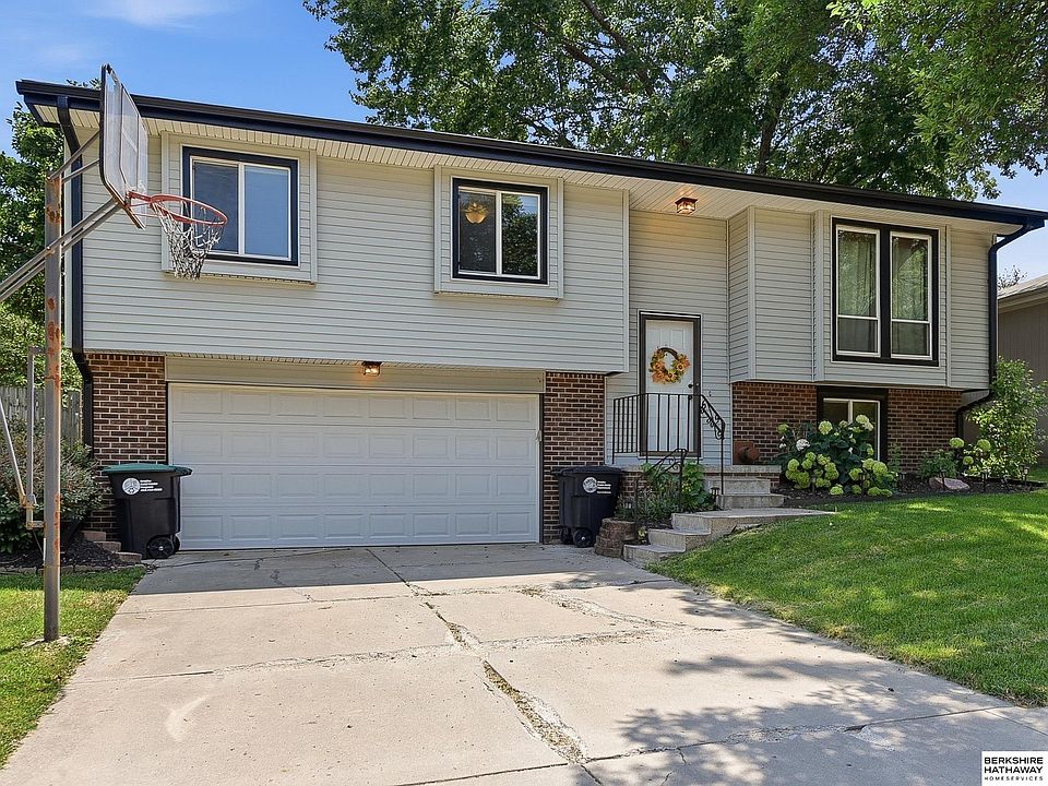 1st image of 13109 Patrick Cir