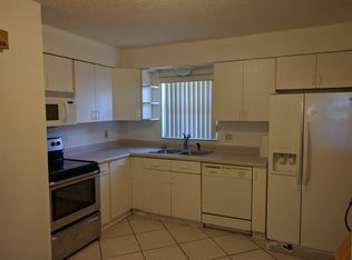 3155 Oaklawn Ave, Largo, FL 33771