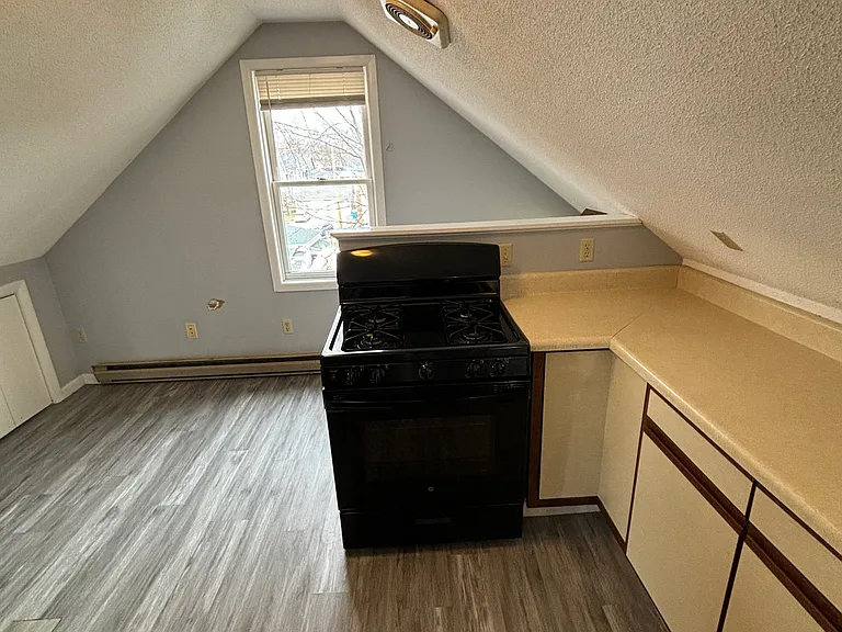11 Roberts St #3 — Photo 9