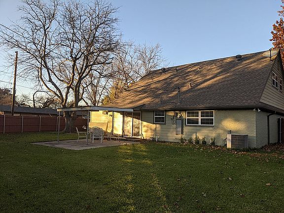 2nd image of 821 Kingswood Ave