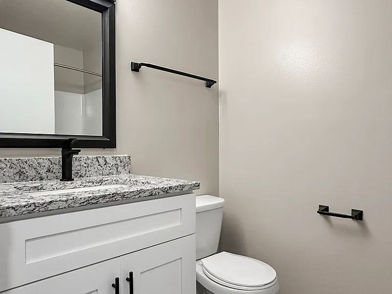 Hunters Hollow Apartments — Photo 24