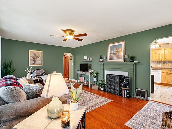 5th image of 513 E Park Ave
