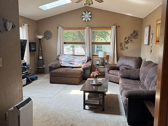 3rd image of 528 Clough Ave