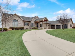 S52W25100 Sage Ct, Waukesha, WI 53189