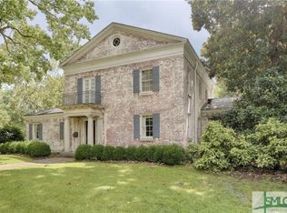 221 E 44th St, Savannah, GA 31405