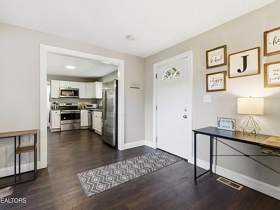 4th image of 5312 Avis Ln