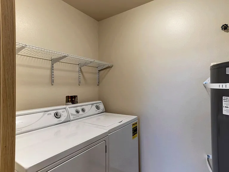 M0833 Arbor Terrace Condo's — Photo 54