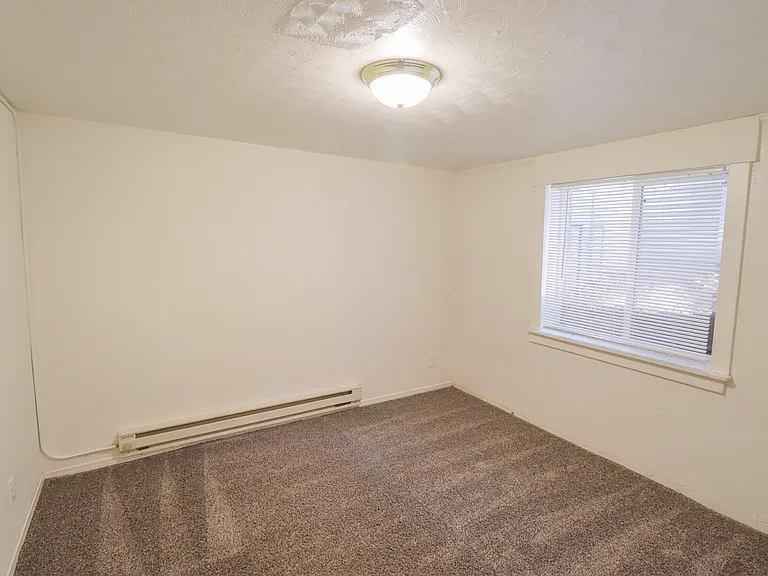 610 Cowan St #1/2 — Photo 8
