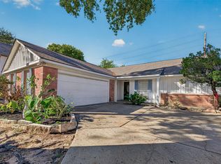 16026 Sweetwater Creek Dr, Houston, TX 77095