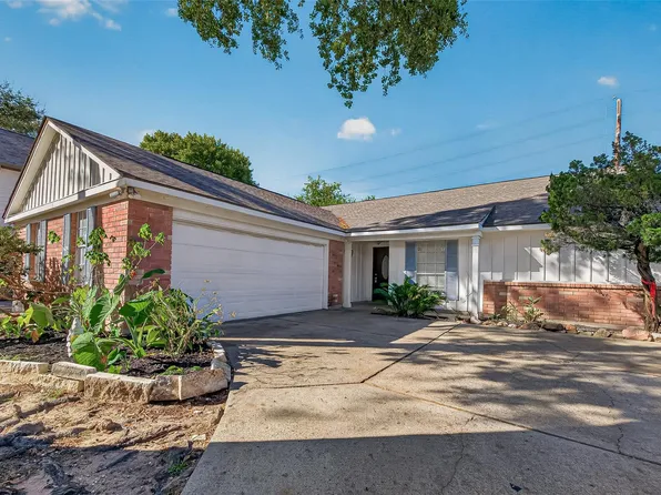 16026 Sweetwater Creek Dr, Houston, TX 77095