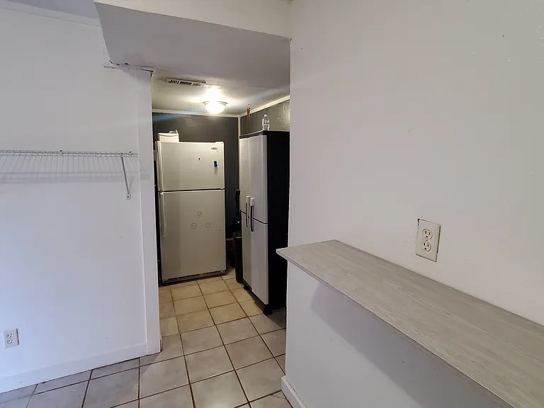 1014 Moreland Ave — Photo 1