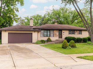 525 Bunning Dr, Downers Grove, IL 60516