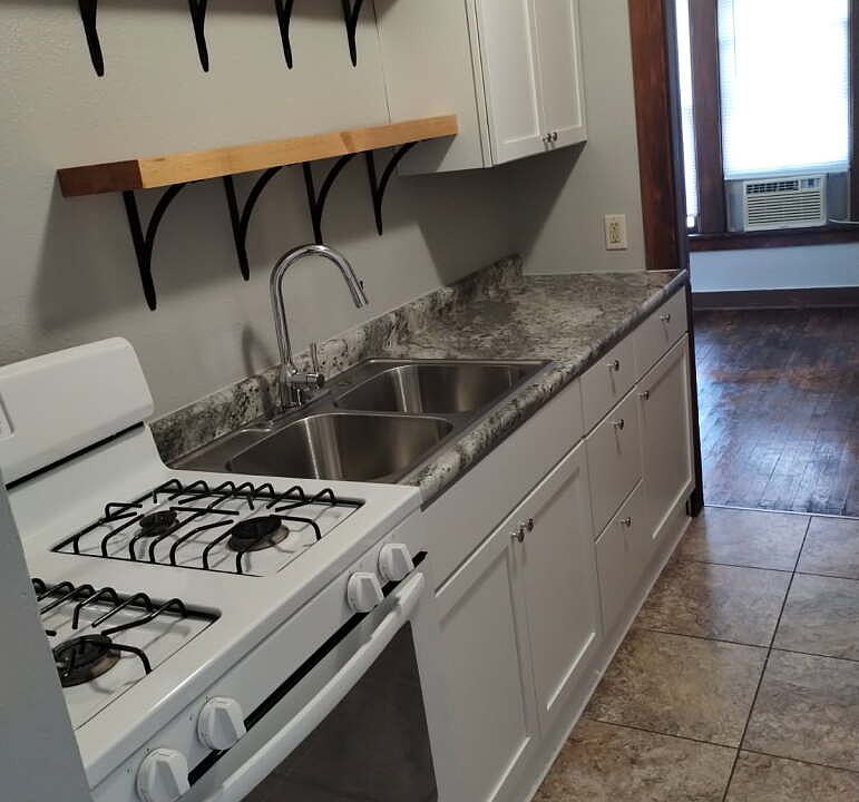 1st image of 214 N 12th St APT 4