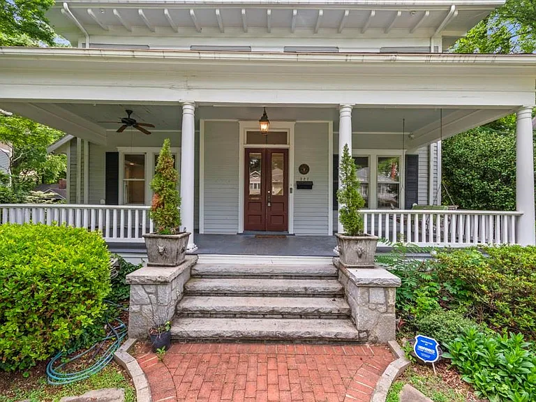 327 Adams St — Photo 2