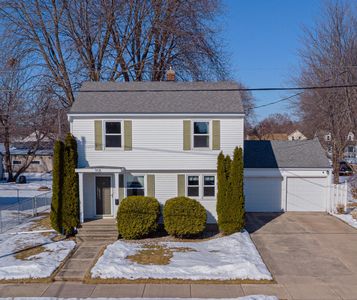 908 8th St, Menasha, WI, 54952