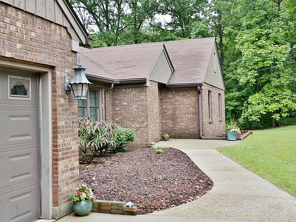 3rd image of 491 Wallace Dr
