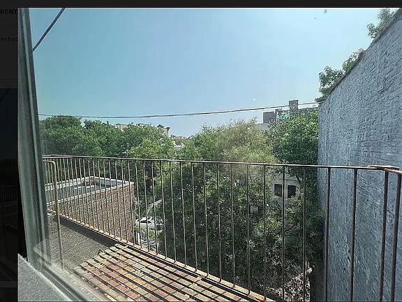 2nd image of 258 W 135th St APT 4R
