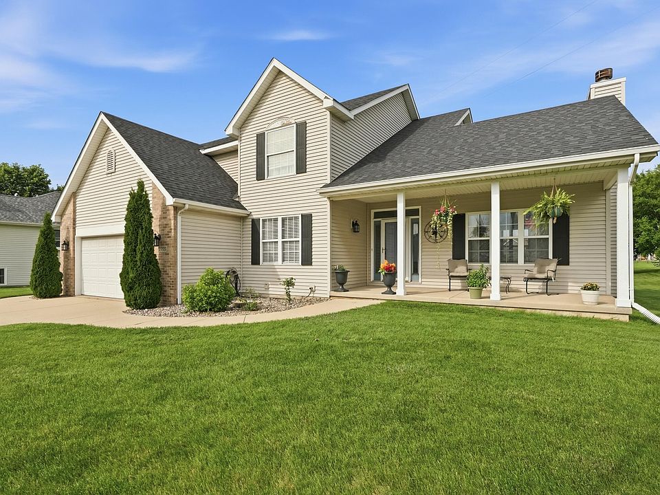 1st image of 555 Lake Park Dr