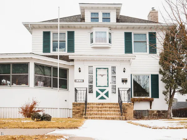 522 1st Ave N, Jamestown, ND 58401