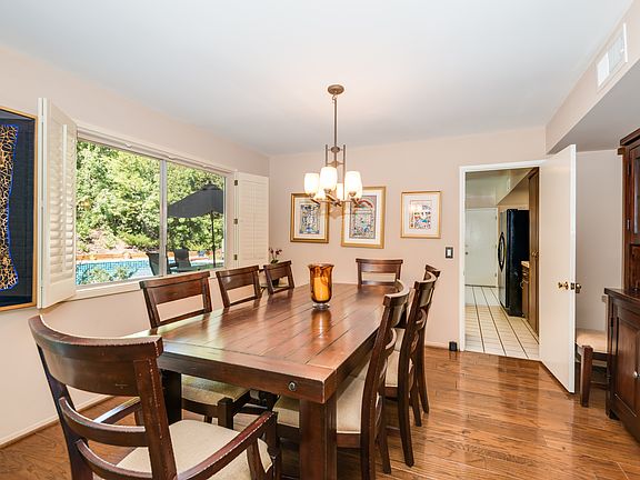 5th image of 5921 Rod Ave