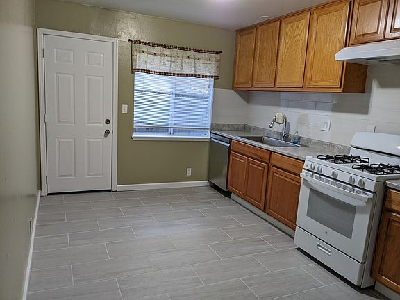 2nd image of 427 Belmont Ave