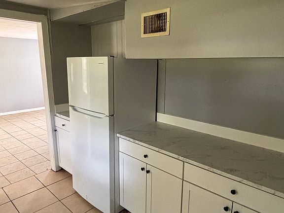4th image of 110 E Quayle Ave