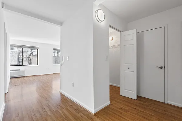 Rented by Greystar | media 4