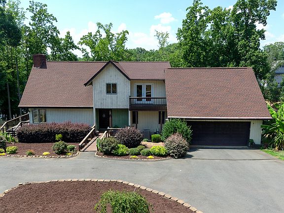 2nd image of 256 Greenbay Rd