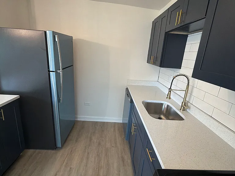 308 E 55th St #4 — Photo 6