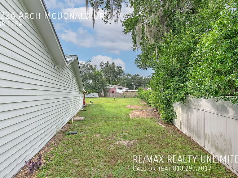 2226 Arch McDonald Dr — Photo 33