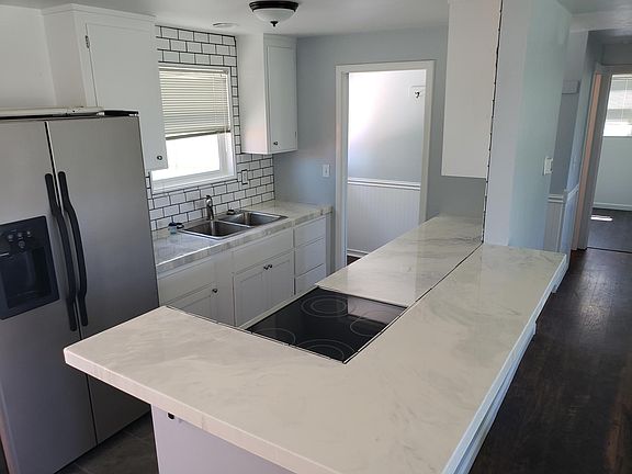 5th image of 1424 Sanford Ave